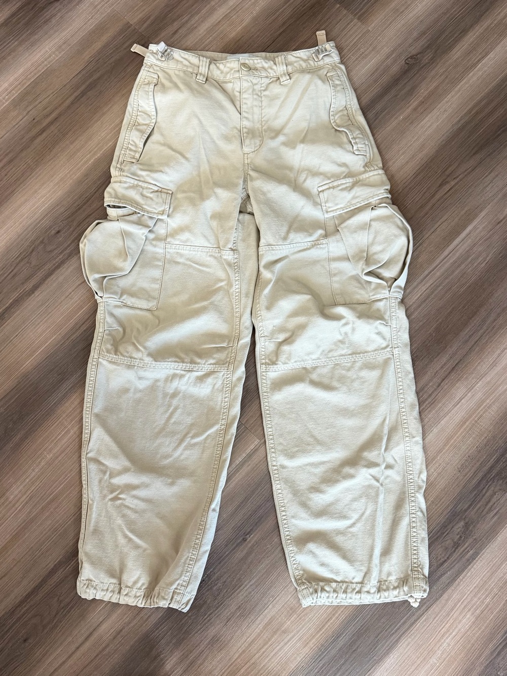 ARITZIA TNA Beige Cargo Pants - Size 0
